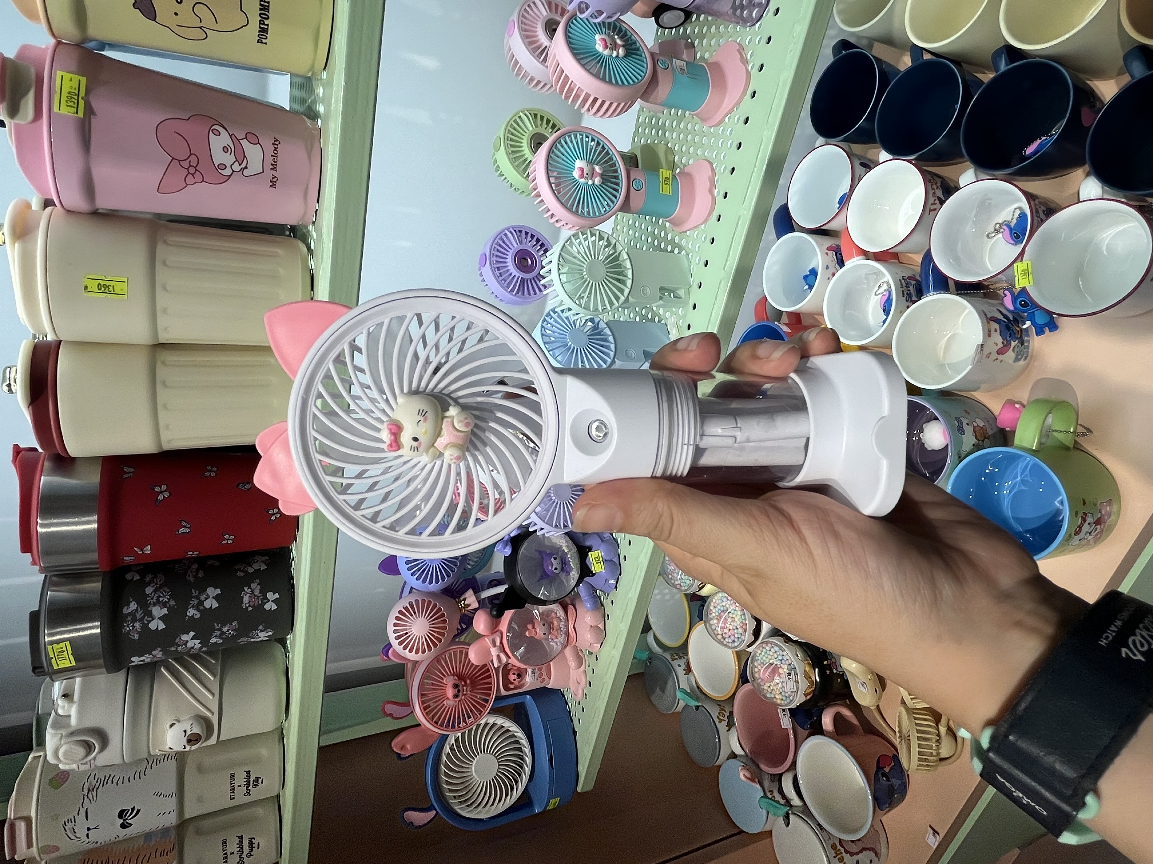 پنکه شارژی دستی به همراه مه پاش